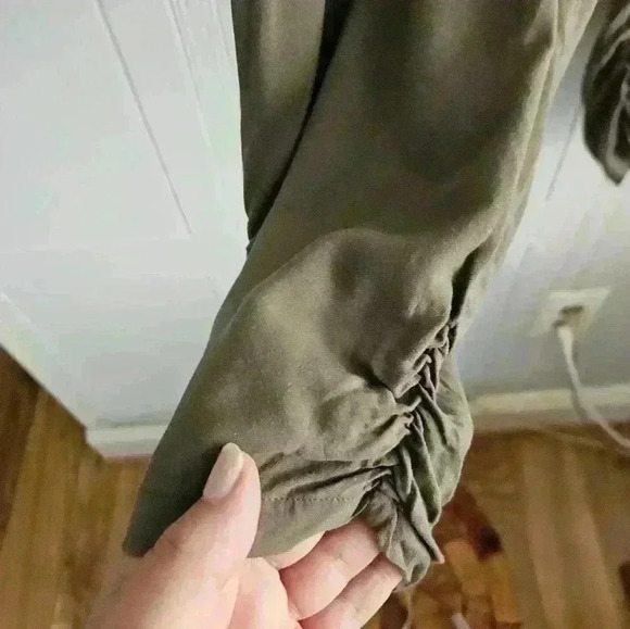 Torrid Plus Olive Green Rayon Tapered Leg Pull-on Pant Flat Front Mid-rise Sz 2 - Picture 5 of 12